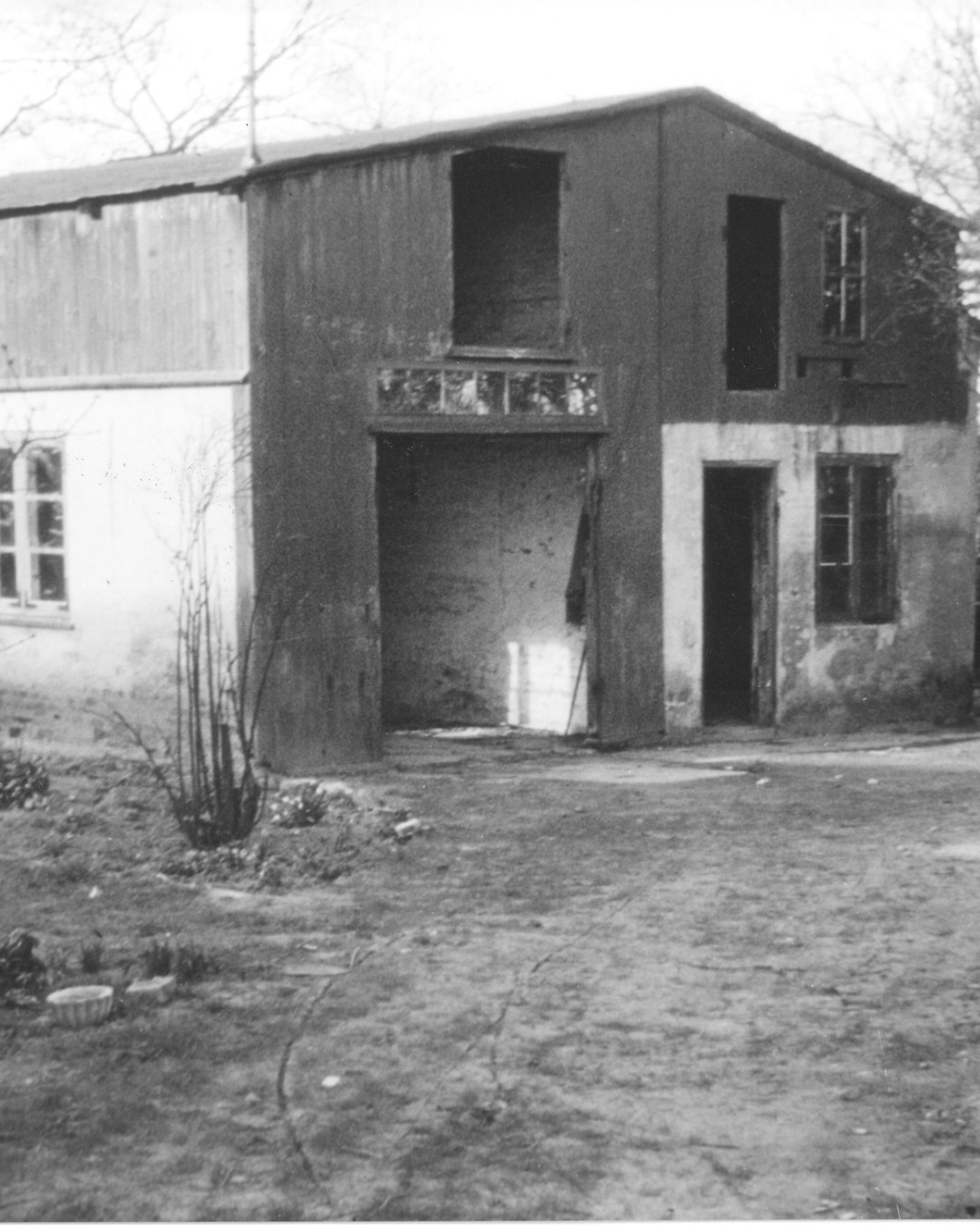 1984-226 Værkstedsbygning bag Lillerød Bio før 1958 (s11).jpg